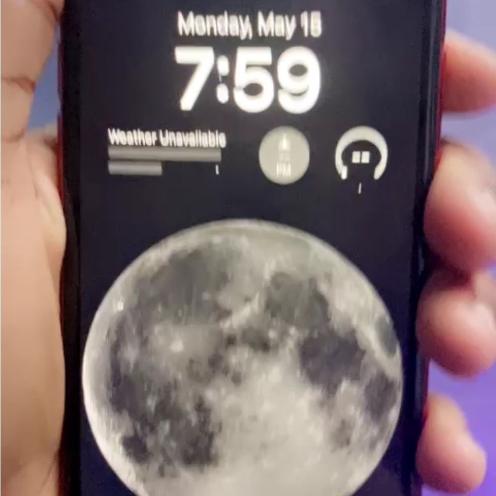iPhone 7 , Red - Picture 2 of 4